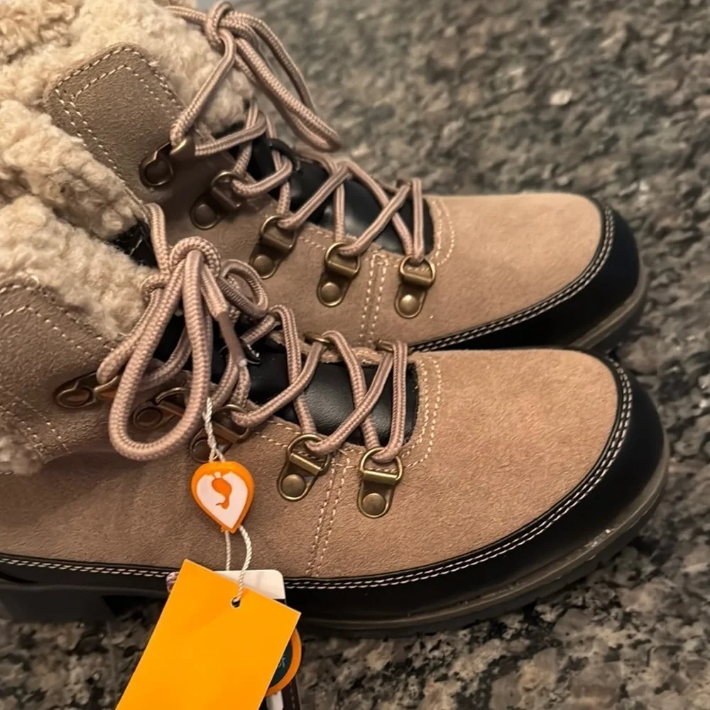 Sporto Darla Beige and Black Eco Winter Boots